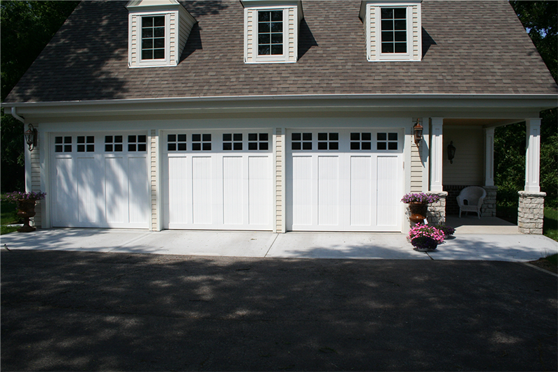 Browse Hurricane-Rated Garage Doors for Homes in Southern Florida